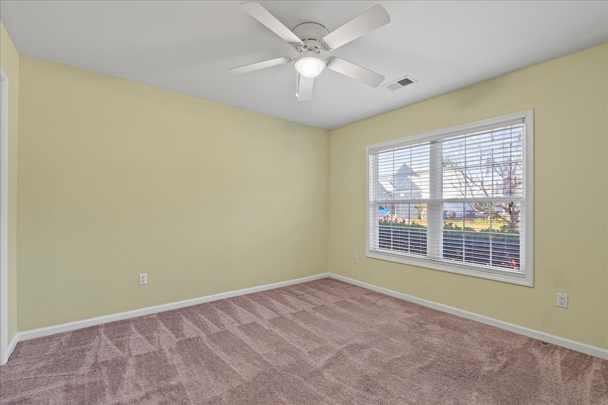 16-40 Gables Ln