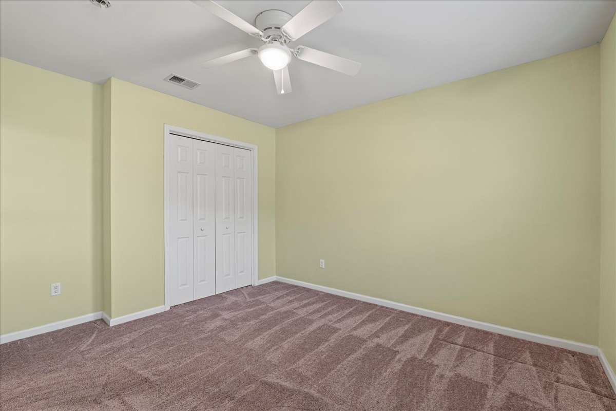 17-40 Gables Ln