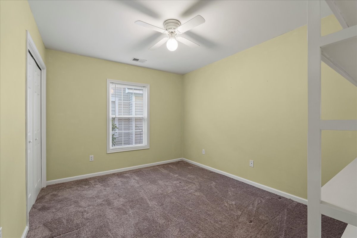 19-40 Gables Ln