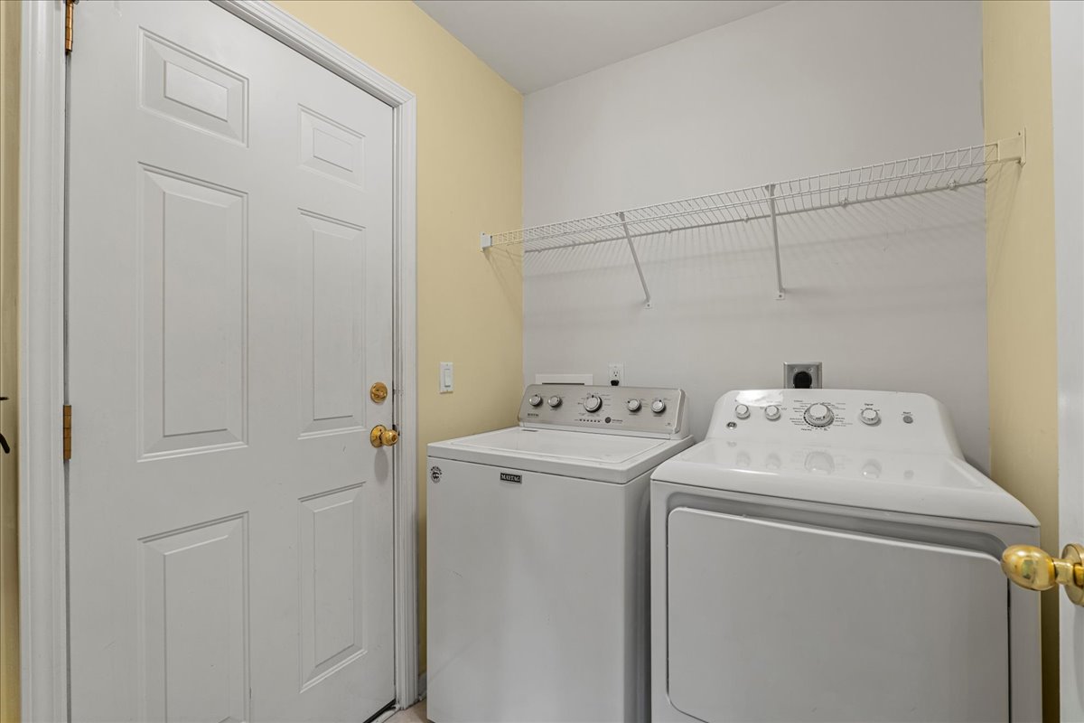 21-40 Gables Ln