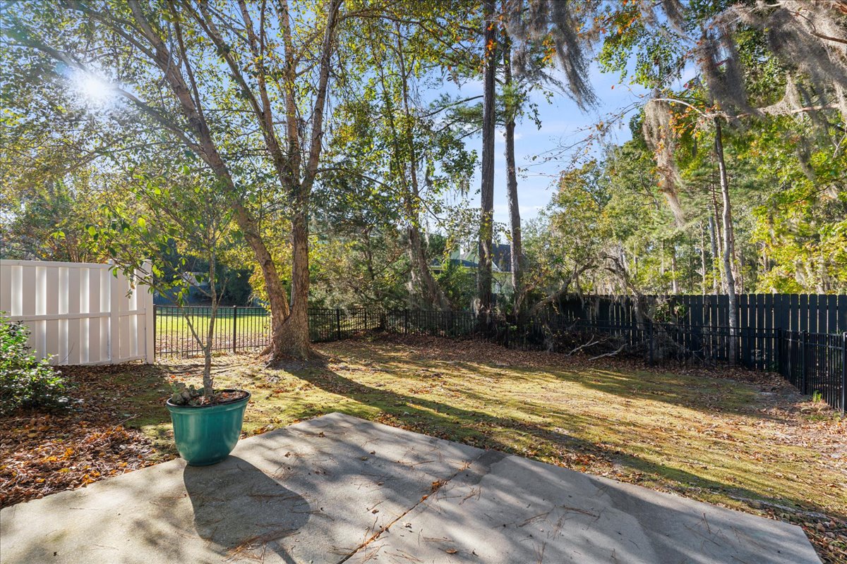 22-40 Gables Ln