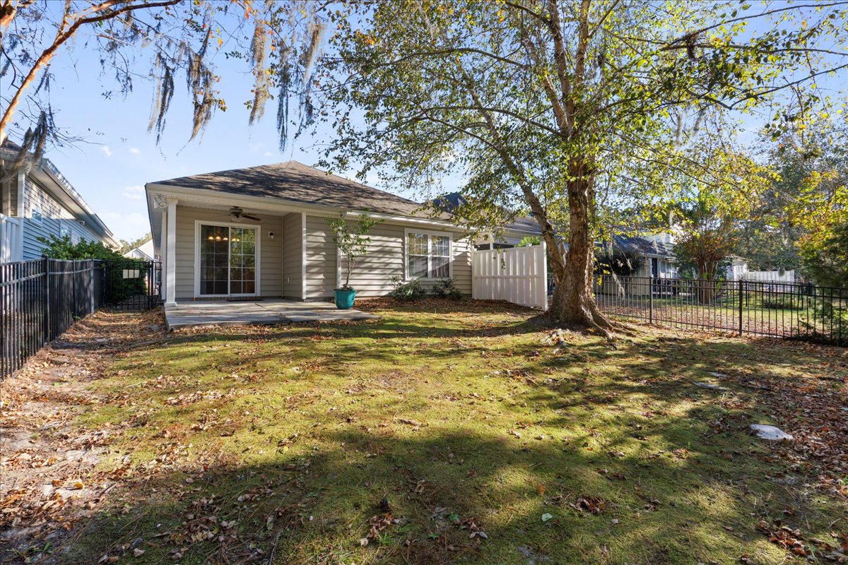 24-40 Gables Ln