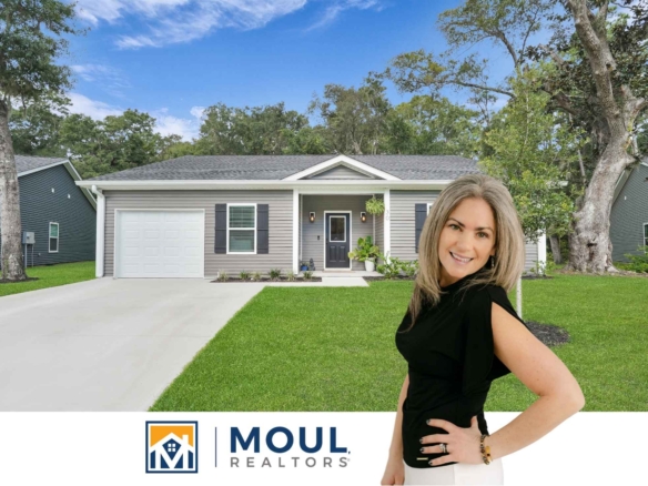 30 Avalon - Agent in front of property
